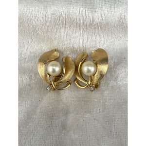 Vintage Trifari Earrings Faux Pearl Gold Tone Signed Clip Ons